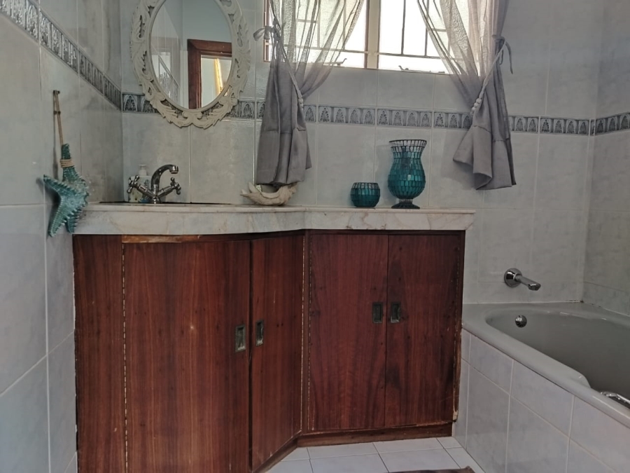 5 Bedroom Property for Sale in Protea Park North West